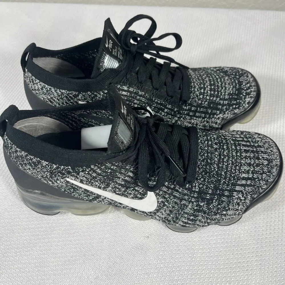 Nike‎ Air Vapormax Flyknit 3 Sneaker Women’s SZ 8.5 Black/White AJ6910-001 - Picture 4 of 13